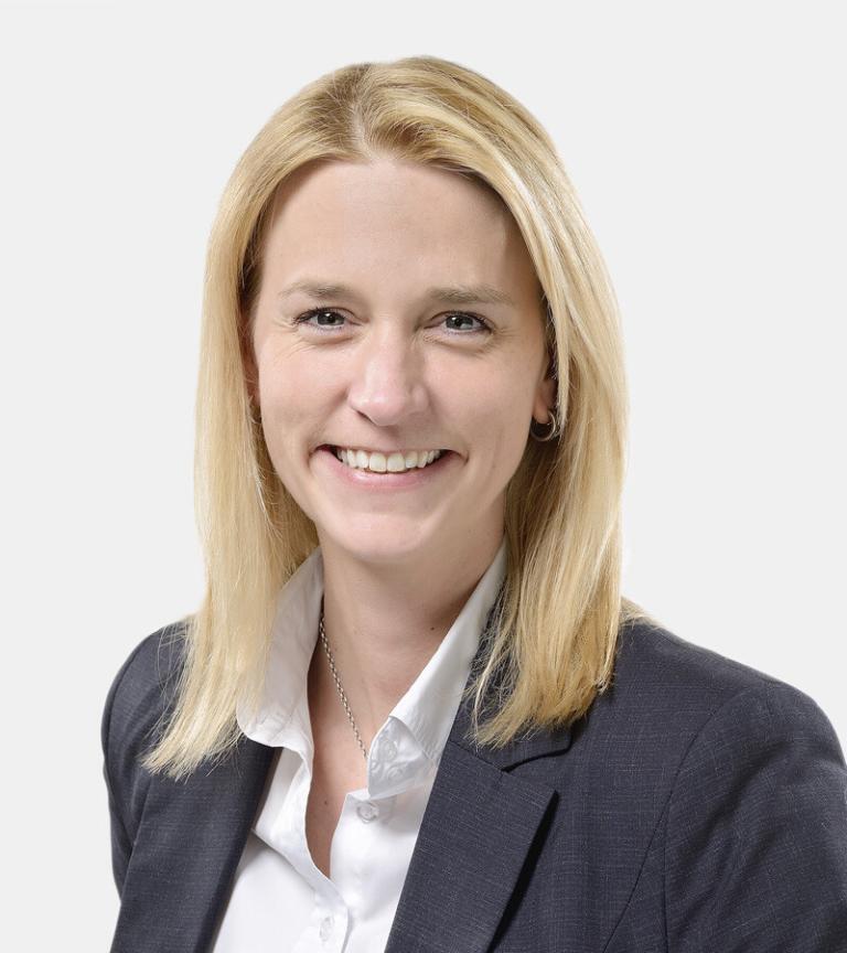 Britta Hoff – ANTONIADIS & URE
